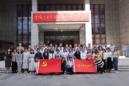 说明: //zzb.betvictorweide.com/__local/2/B1/50/0C0CABEA2A41D3729482AFF62B9_DD31E0EC_72A1E.jpeg
